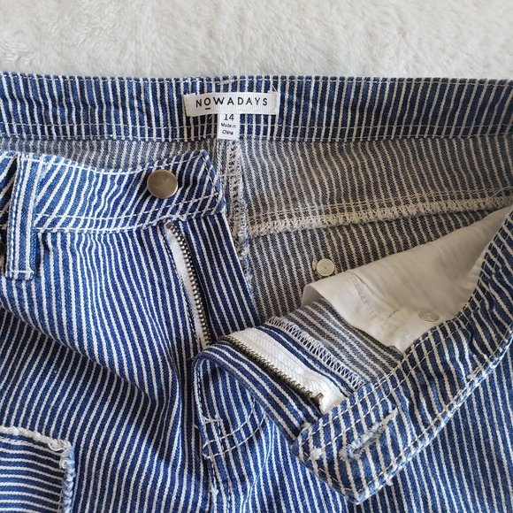 NOWADAYS Skinny Mid Rise Stretch Pinstripe Blue/White Girls Pants Size 14 - Picture 7 of 16